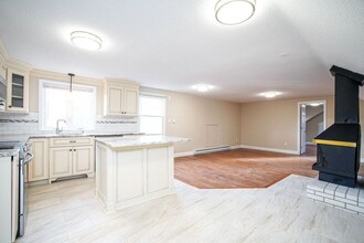 62 Suffield St in Agawam, MA - Building Photo - Building Photo