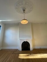 19 Henry St, Unit 1 in Jersey City, NJ - Foto de edificio - Building Photo