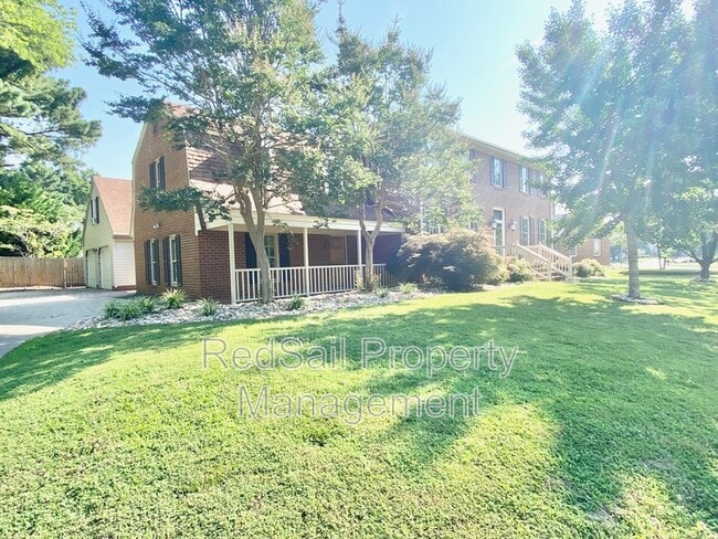 property at 3928 Oak Dr E