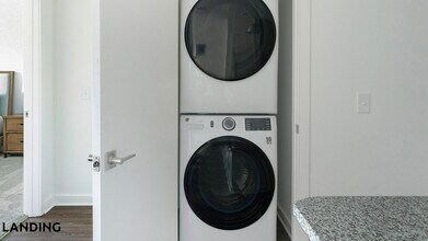 2110 Birkhall St in Raleigh, NC - Foto de edificio - Building Photo