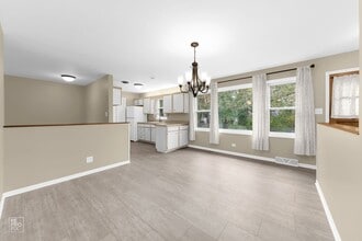 410 N Shore Dr in Mundelein, IL - Building Photo - Building Photo