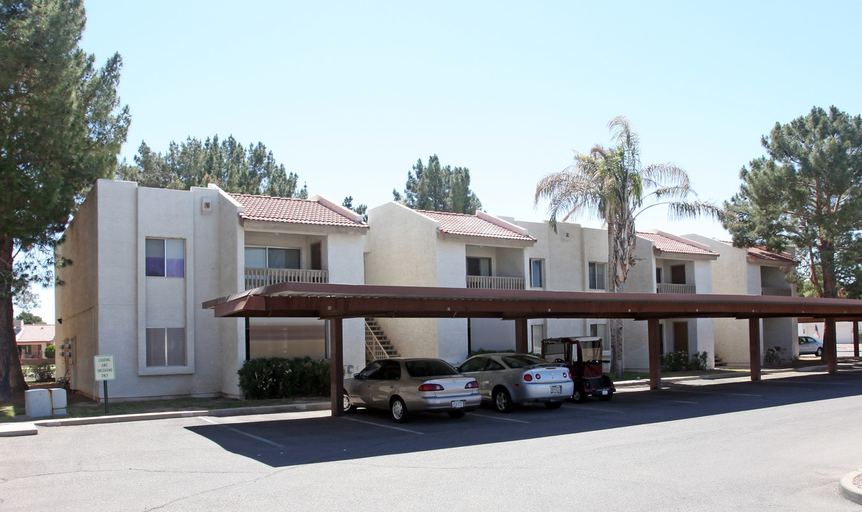 The Lakeside Apartments in Chandler, AZ - Foto de edificio