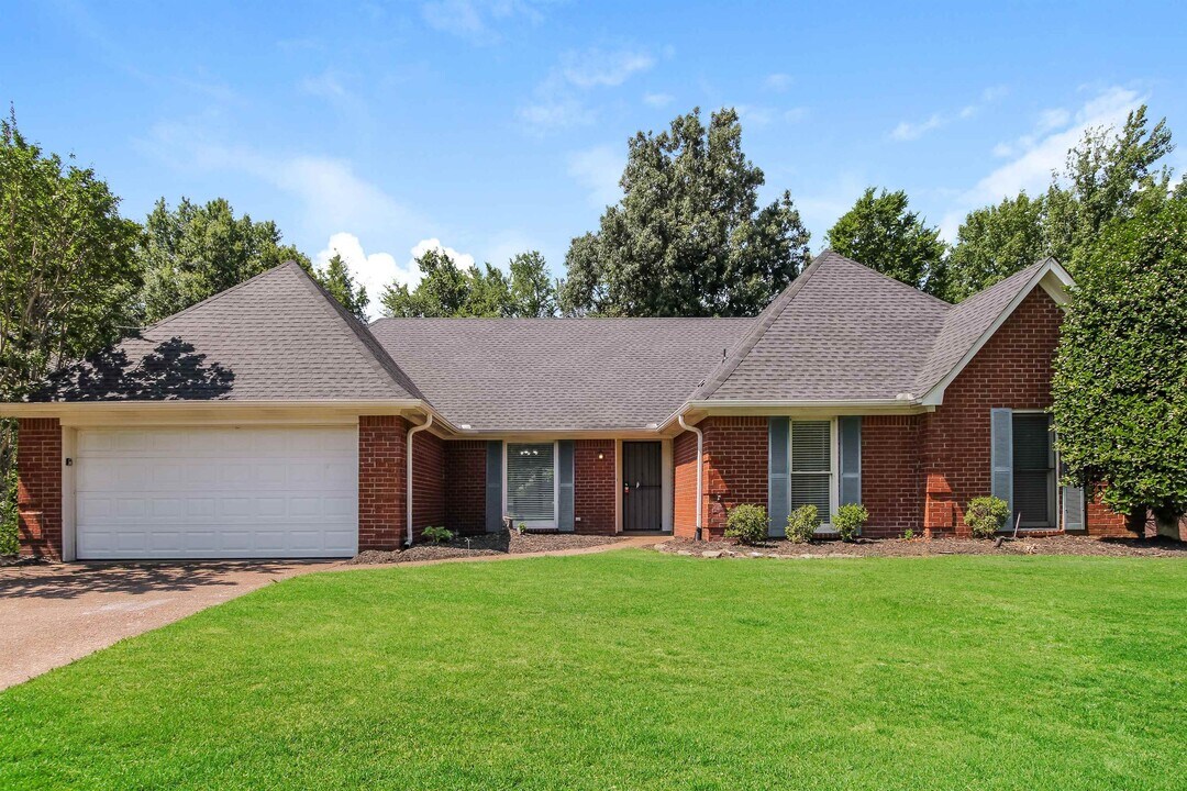 8859 Raspberry Ln in Memphis, TN - Building Photo
