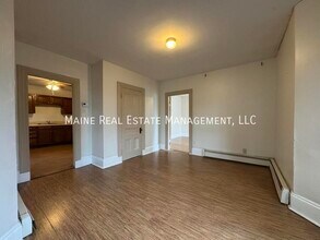 33 Summer St in Waterville, ME - Building Photo - Building Photo