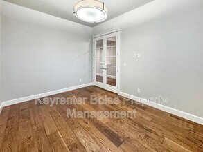 6614 N Big Cedar Way in Meridian, ID - Building Photo - Building Photo