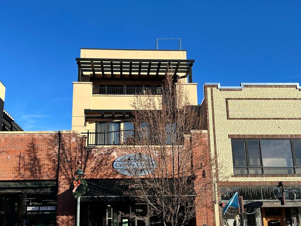 754 Main Ave in Durango, CO - Foto de edificio