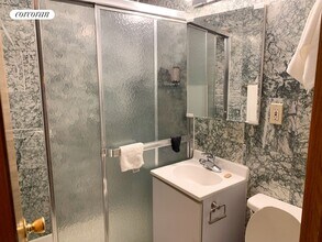 337 W 48th St in New York, NY - Building Photo - Building Photo
