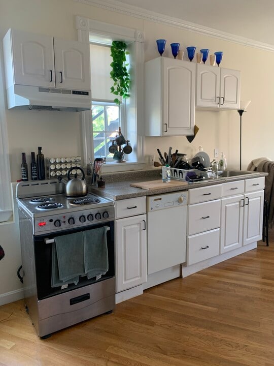 4 Bishop Allen Dr, Unit 1 in Cambridge, MA - Building Photo