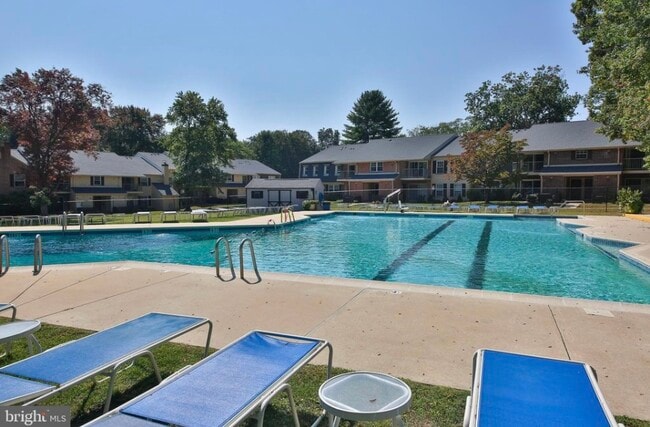 property at 253 Old Forge Xing