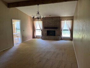 6104 W Woodbrook Rd in Warr Acres, OK - Building Photo - Building Photo