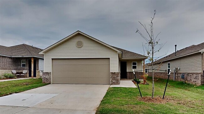10309 NW 17th St in Yukon, OK - Building Photo - Building Photo