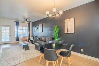 7900 E Princess Dr in Scottsdale, AZ - Building Photo - Building Photo