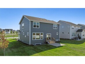 10280 Arrowwood Path in Woodbury, MN - Building Photo - Building Photo