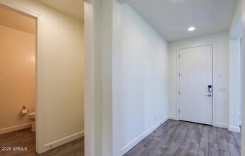 948 W Yosemite Dr in Chandler, AZ - Building Photo - Building Photo