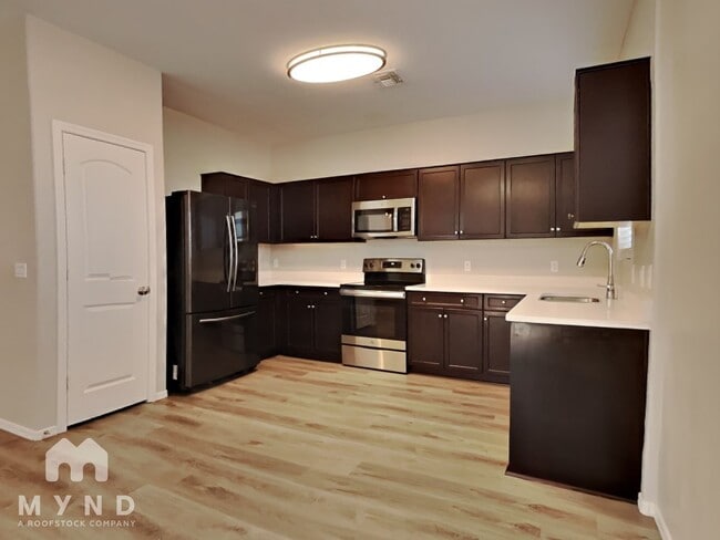 6330 S 252nd Ln in Buckeye, AZ - Building Photo - Building Photo