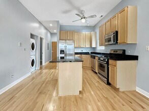 14 S Leavitt St in Chicago, IL - Foto de edificio - Building Photo