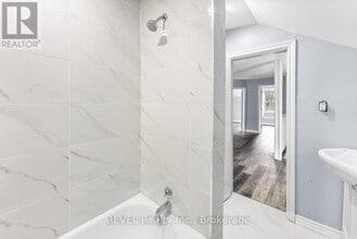 30 Division St in St Catharines, ON - Building Photo - Building Photo