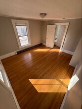 64 State St in Brewer, ME - Foto de edificio - Building Photo