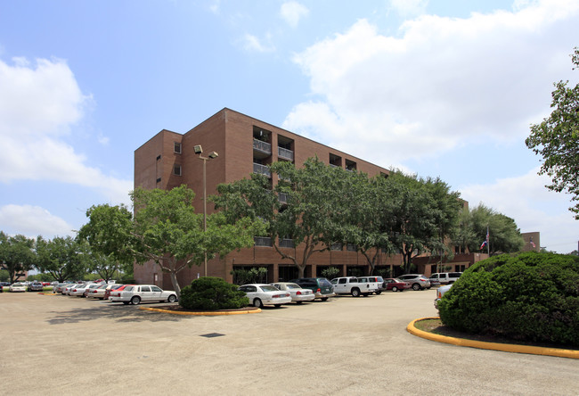 Bayshore Towers Apartments in Pasadena, TX - Building Photo - Building Photo