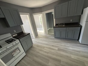 247 Washington St in New Britain, CT - Building Photo - Building Photo