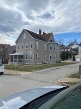 114 Olympia St, Unit 1 in Pittsburgh, PA - Building Photo - Building Photo