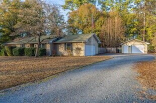 805 Barnell Dr in Aberdeen, NC - Building Photo