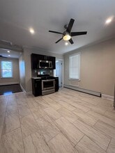 14 River St, Unit 2 in Lodi, NJ - Foto de edificio - Building Photo