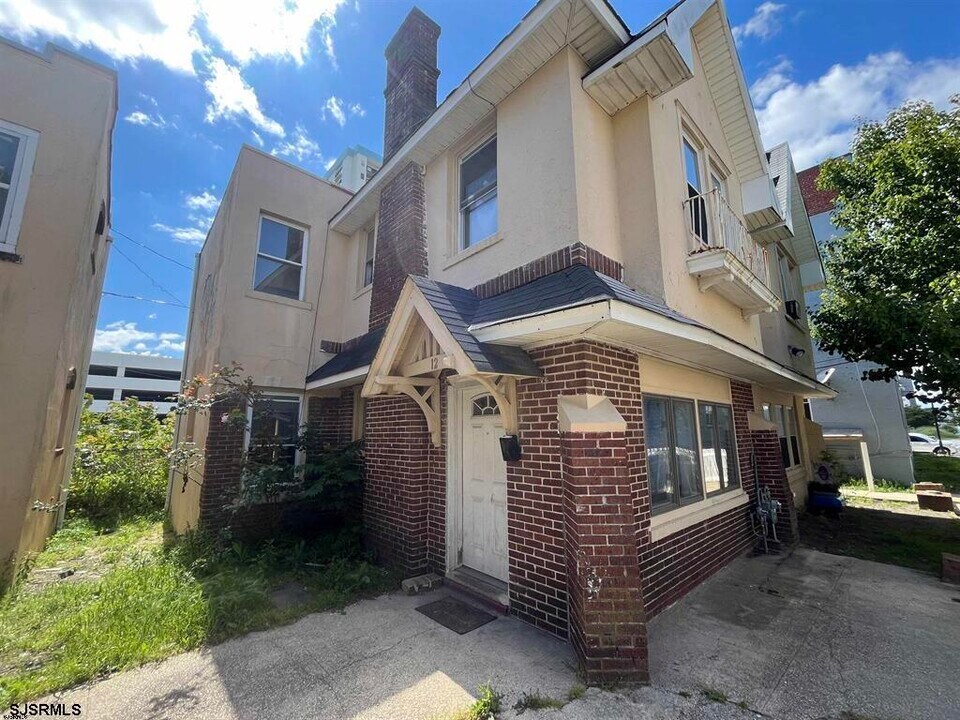 12 Belle Haven Ct in Atlantic City, NJ - Building Photo