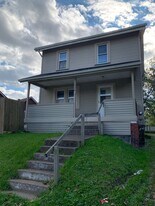 1324 Salt Springs Rd in Youngstown, OH - Building Photo