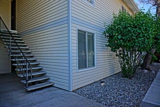 1531 Delucchi Ln in Reno, NV - Foto de edificio - Building Photo