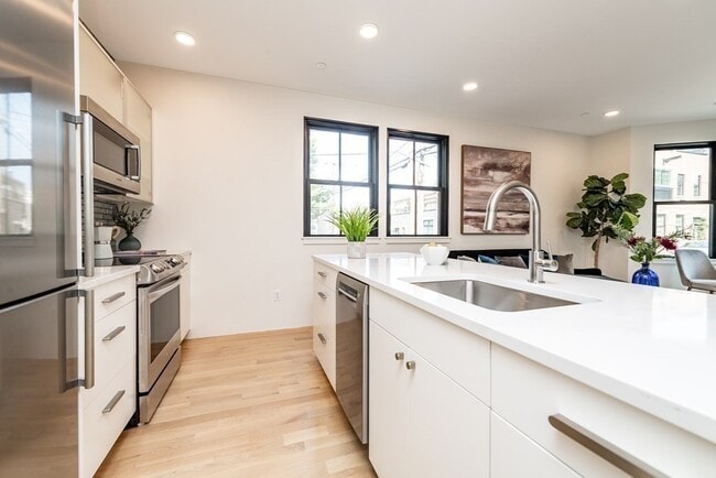 66 Hurley St, Unit 1 in Cambridge, MA - Building Photo - Building Photo