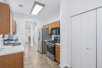 29 Camellia Ln in Hampton, VA - Building Photo - Building Photo