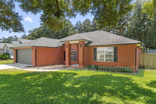 7968 Lola Cir in Navarre, FL - Building Photo - Building Photo