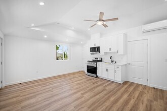 5135 Finehill Ave in Glendale, CA - Building Photo - Building Photo