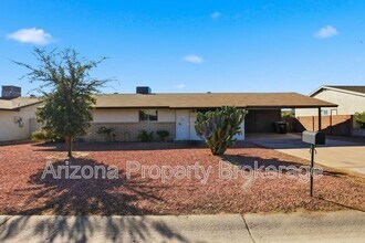 3635 E Beverly Ln in Phoenix, AZ - Building Photo - Building Photo