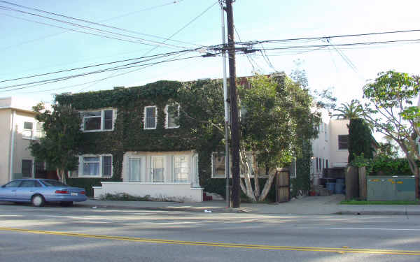 2322-2328 E Broadway in Long Beach, CA - Building Photo - Building Photo