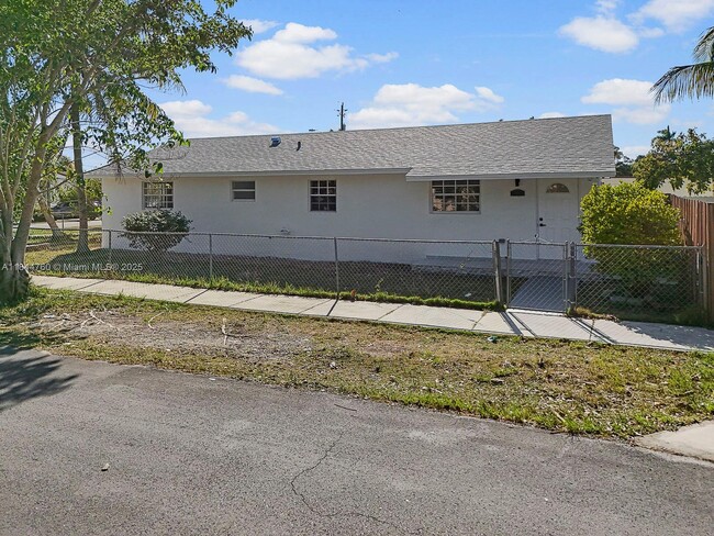 property at 139 NE 17th St