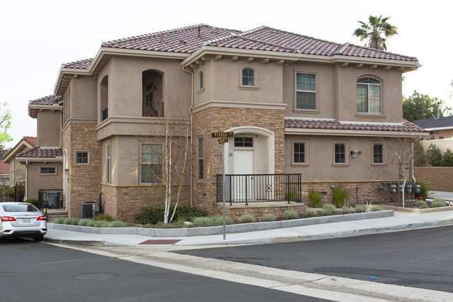 859 Pierce Ct in Thousand Oaks, CA - Foto de edificio - Building Photo