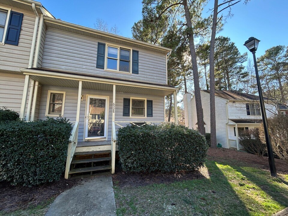 6528 Thetford Ct in Raleigh, NC - Building Photo