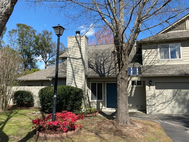 property at 21 Maplecrest Dr