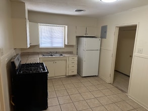 3049 Lakewood Dr in Jackson, MS - Foto de edificio - Building Photo