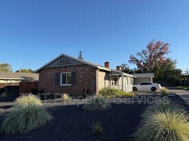 2346-2346 Park Estates Dr in Sacramento, CA - Building Photo