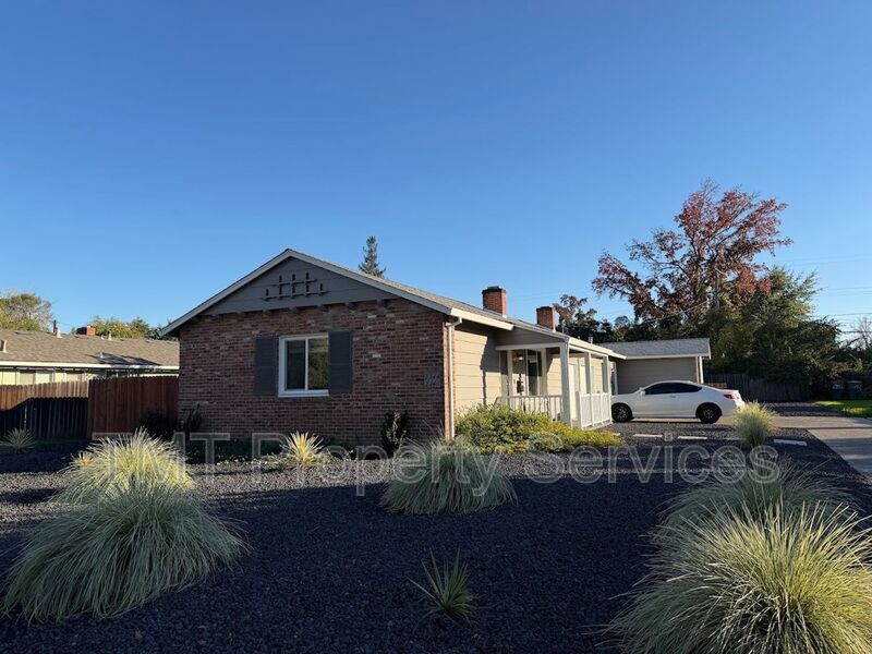 2346-2346 Park Estates Dr in Sacramento, CA - Building Photo