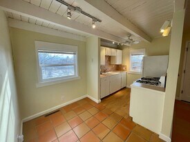 410 Sunset St in Santa Fe, NM - Building Photo