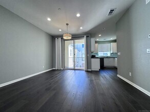 16172 Veridian Cir in San Diego, CA - Foto de edificio - Building Photo