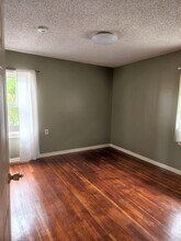 1200 W 36th St, Unit 5 bedroom in Los Angeles, CA - Building Photo - Building Photo