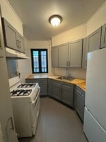 1651 Metropolitan Ave in Bronx, NY - Building Photo