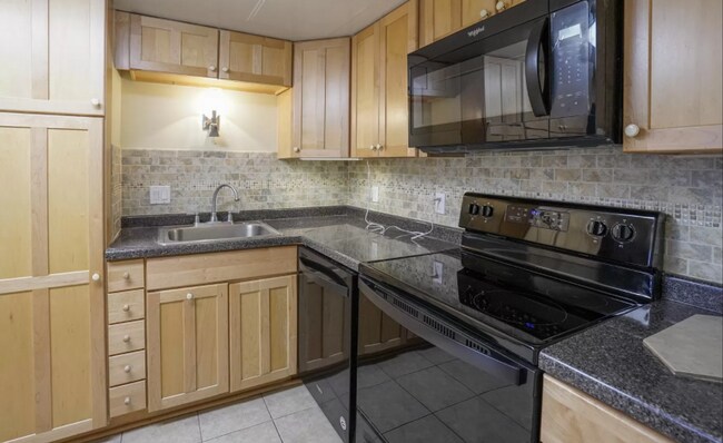 property at 207 5th Ave SW