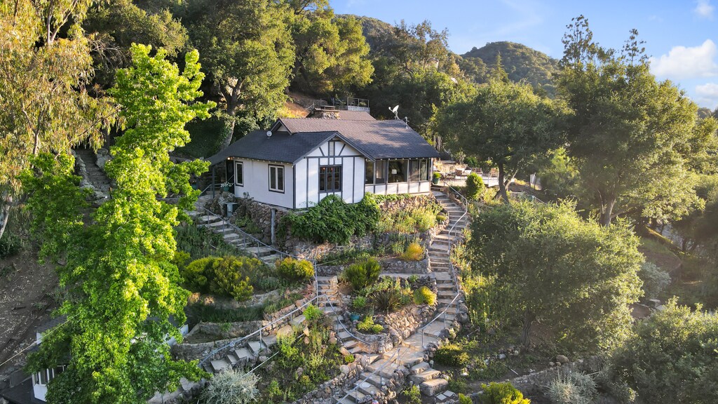 314 Upper Lake Rd in Lake Sherwood, CA - Building Photo