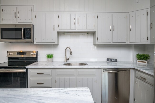 334 Penn Ave, Unit 1st Floor in West Reading, PA - Foto de edificio - Building Photo